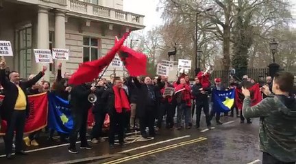 Protesta në Londër kundër ndalimit të Haradinajt në Francë