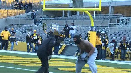 Shazier warms up shirtless in 16 degree weather