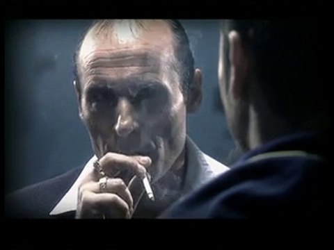 Οι σκιές δεν αγαπάνε γιατί δεν έχουνε ψυχή οι σκιές δεν αγαπάνε μια σκιά ήσουν κι εσύ