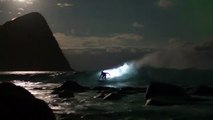 Pro-surfer Mick Fanning surfs under Northern Lights in Norway[2]