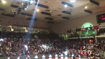 Akatlar, Atatürk'ün adıyla inledi