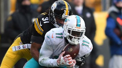 DeVante Parker brings down 37-yard reception