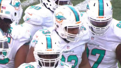 Ndamukong Suh gets Miami's first sack of the day