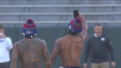 Beckham and Cruz warm up without shirts on