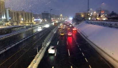 Buzlanma nedeniyle sürücüler zor anlar yaşadı