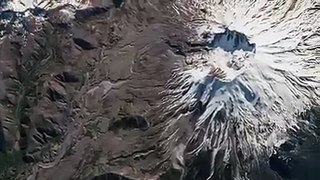 Flight over Mount St. Helens National Volcanic Monument