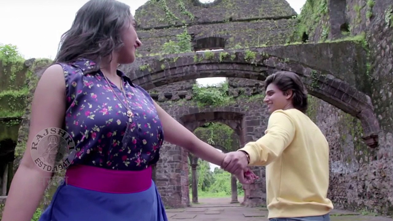 Jara Jara | Video Song Out | Ti Saddhya Kay Kar...