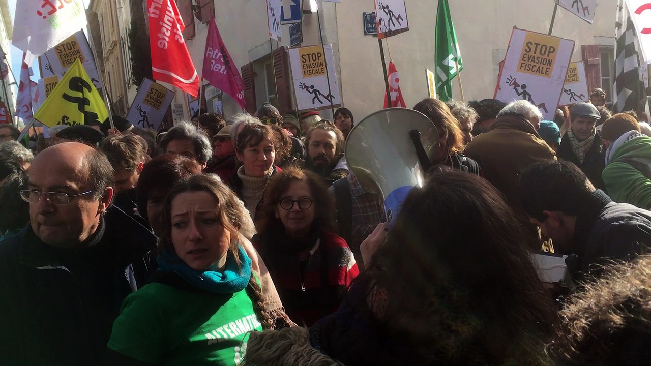 Procès de John Palais à Dax : manifestation devant le tribunal