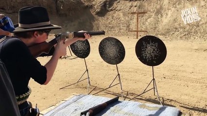 Bu adam kovboy filmlerinden fırlamış olmalı