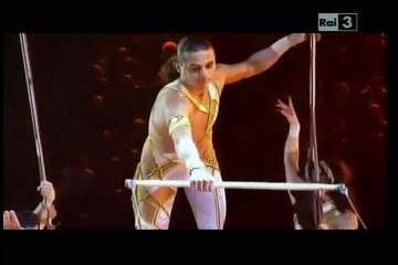 Flying trapeze- Brasil より後方2回宙返りと前方2回宙返りの部分を半速にして転載