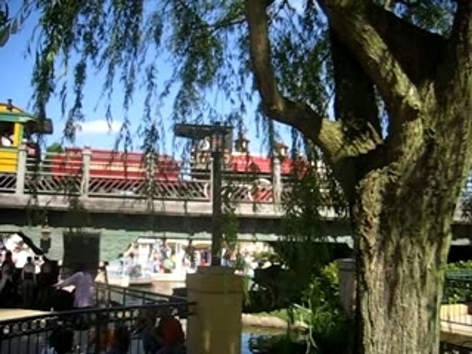 train à Disney