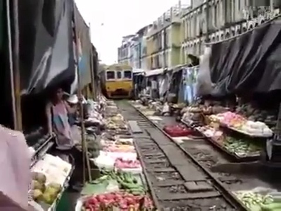 İçinden tren geçen pazar :)