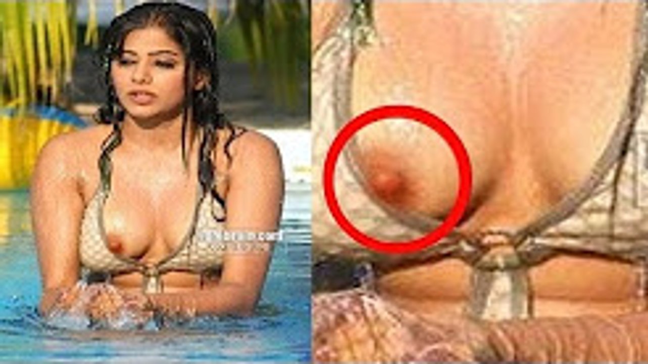 **Biggest Wardrobe Malfunction Of Hot Bollywood Celebs |January 2017|**