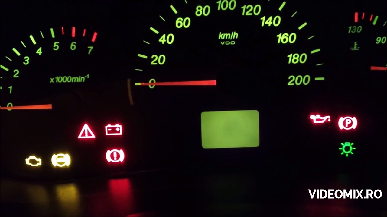 A iesit afara sa vada daca-i mai porneste masina la -40 de grade. Priveste ce a urmat sa se intimple.