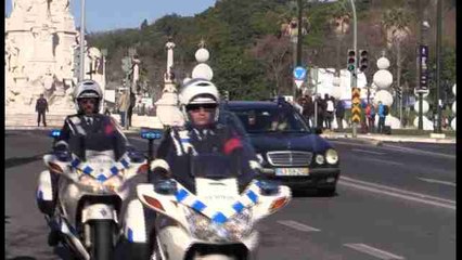 El cortejo fúnebre con los restos de Soares parte de su residencia en Lisboa