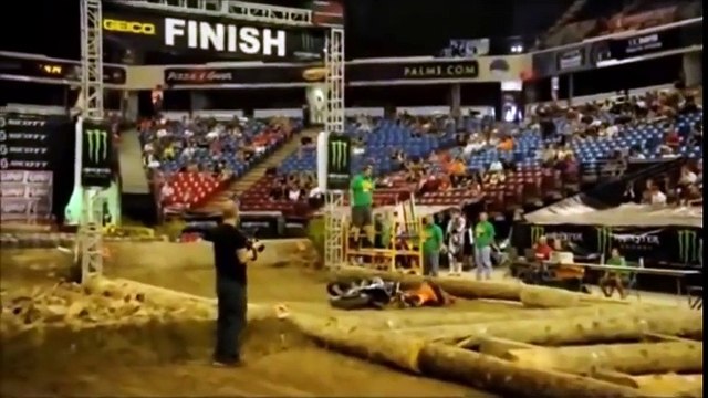 Amazing accidents fails on motorcycles Jump Best Fails MOTOCROSS FAILS (GoPro FAILS) 2017 -=HD=-
