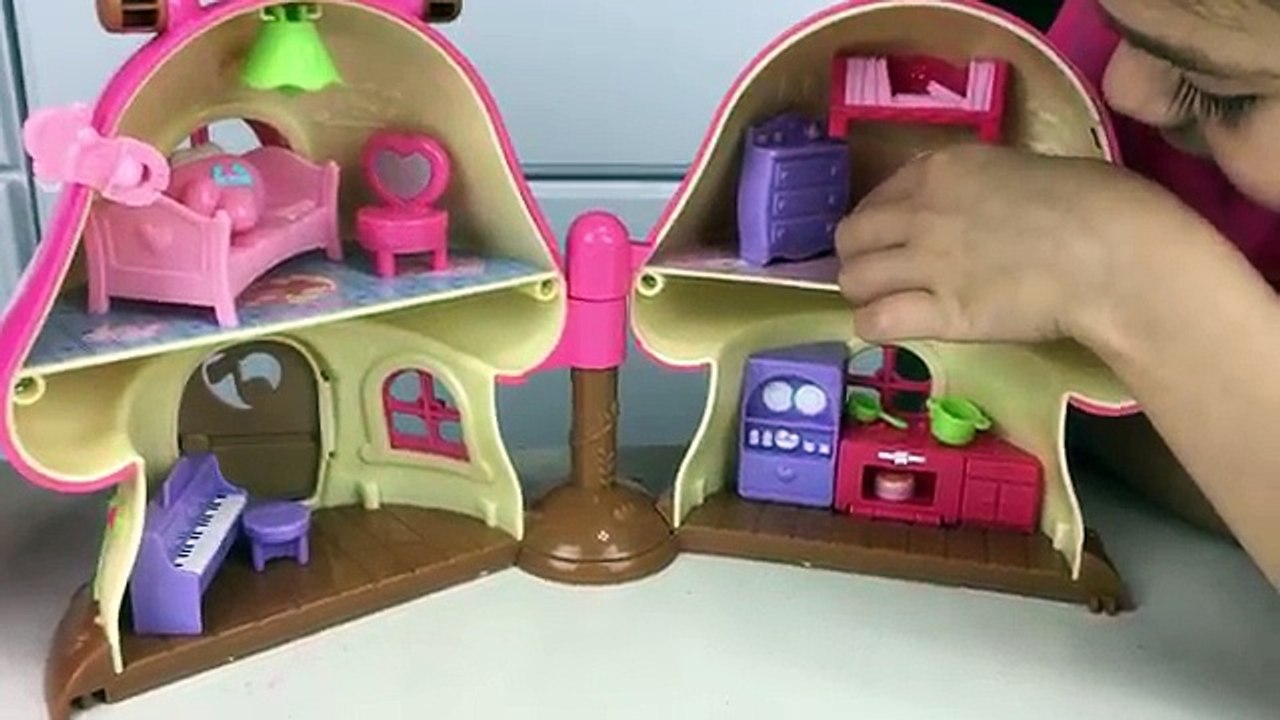 CUTE MY MELODY MUSHROOM HOUSE + Giant Surprise Egg Opening Shopkins BackPack Surprise Toys Review