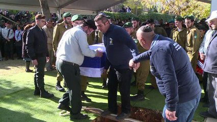 Israel entierra a soldados muertos por ataque con camión