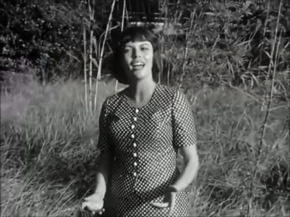 Mireille Mathieu -  Et quand tu seras là     (1971)  NB