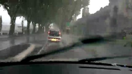 Les orages s'abattent sur la cite des...