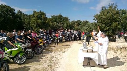 Une benediction des motards rugissante...
