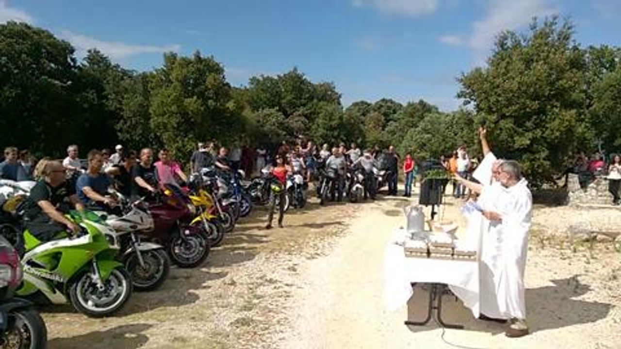 Une benediction des motards rugissante...
