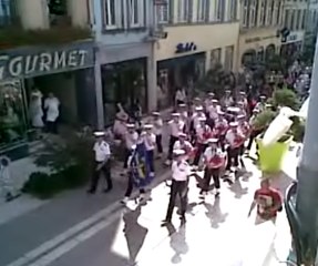 Le Bagad Lann-Bihoue a...