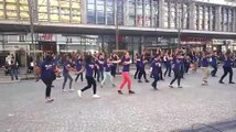 Chambery : flashmob de jeunes...