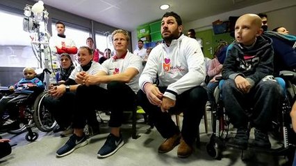 Les sportifs a la rencontre des enfants...