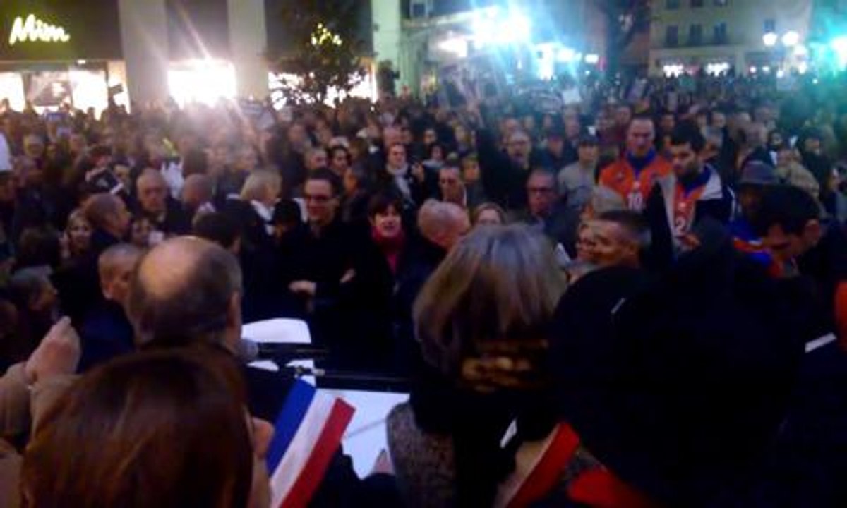 Orange : rassemblement...