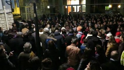 Pres de 300 personnes sur le parvis des droits de l'homme a...