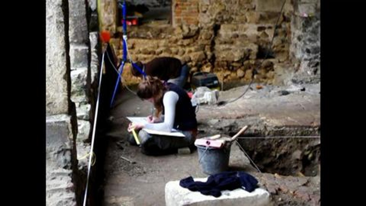 L'abbaye de Saint-Andre-le-Haut livre ses...