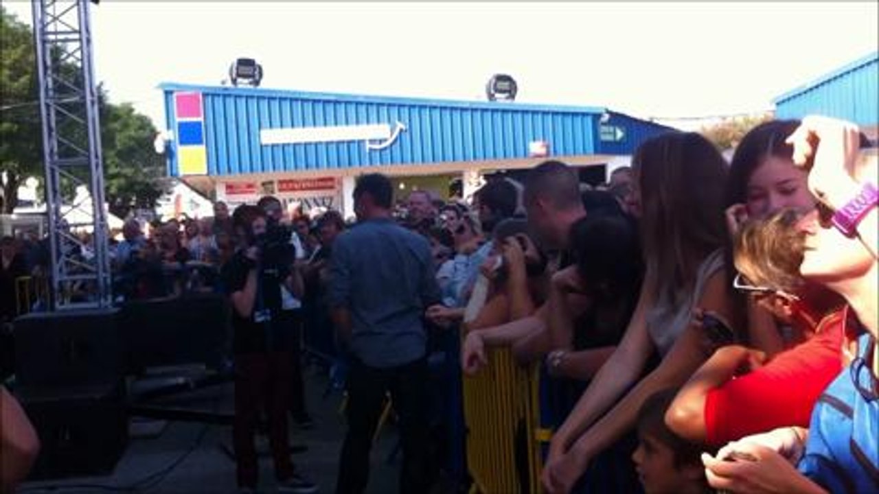 Le retour des acteurs de Plus belle la vie a la foire du Dauphine...