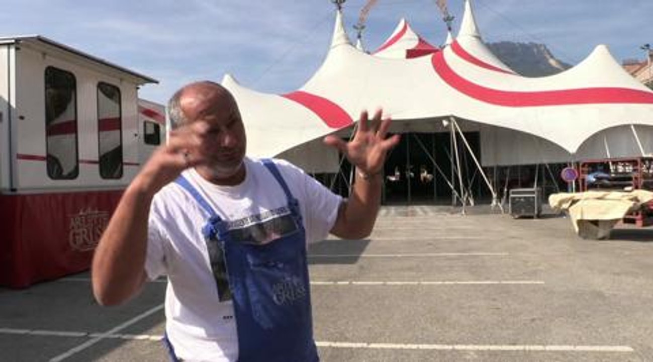 Grenoble : l'installation du cirque Arlette-Gruss sur...