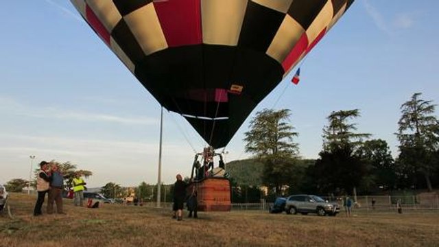 L'Art de l'envol : une quinzaine de montgolfieres font le show a...