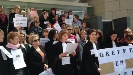 Avignon: les personnels de greffe manifestent contre la reforme...