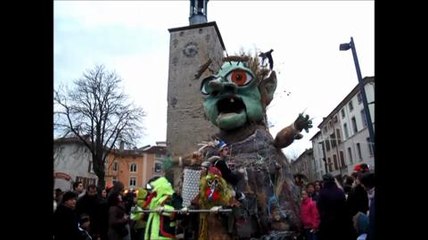 Des milliers de carnavaliers dans les...