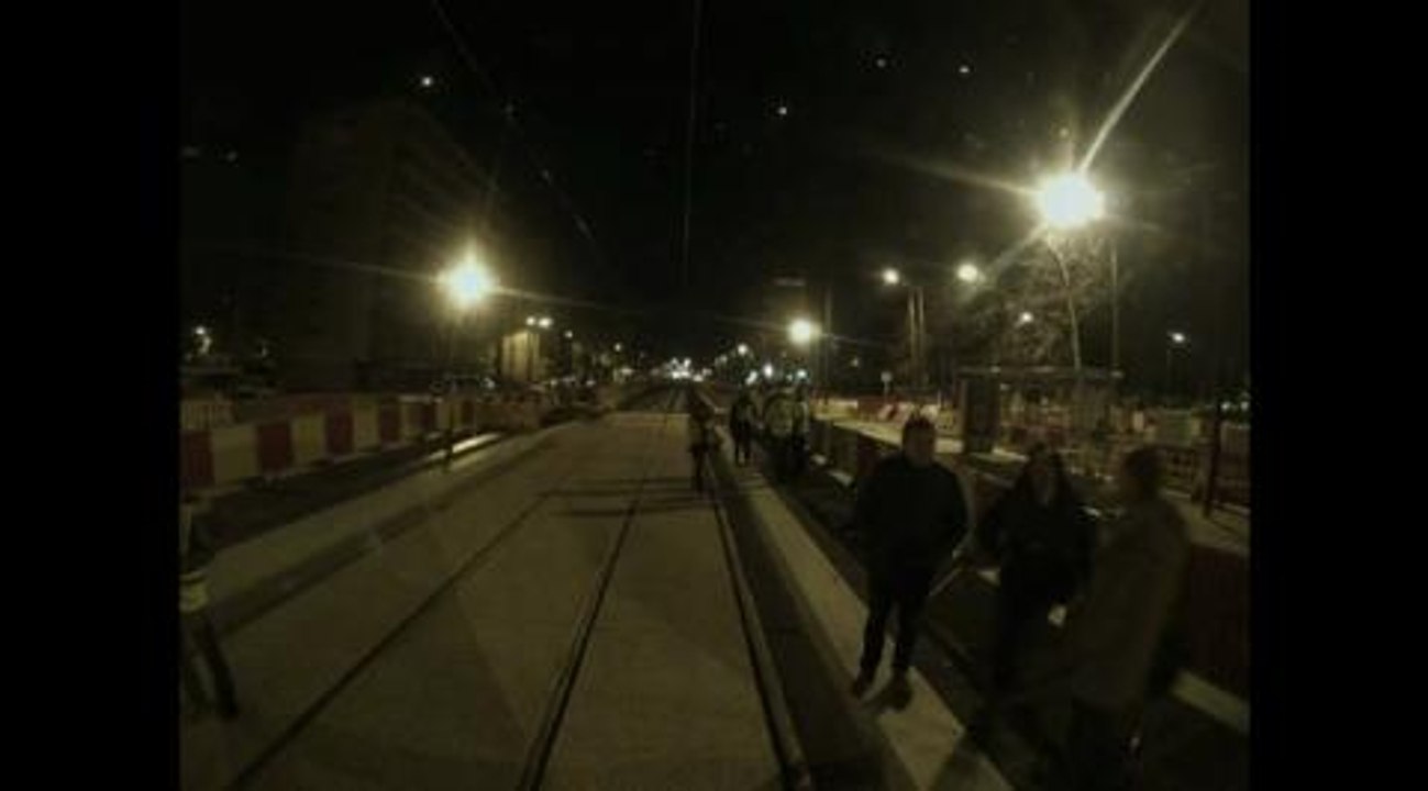 Grenoble : Rue Louise-Michel / L'Esplanade en 11 secondes.....