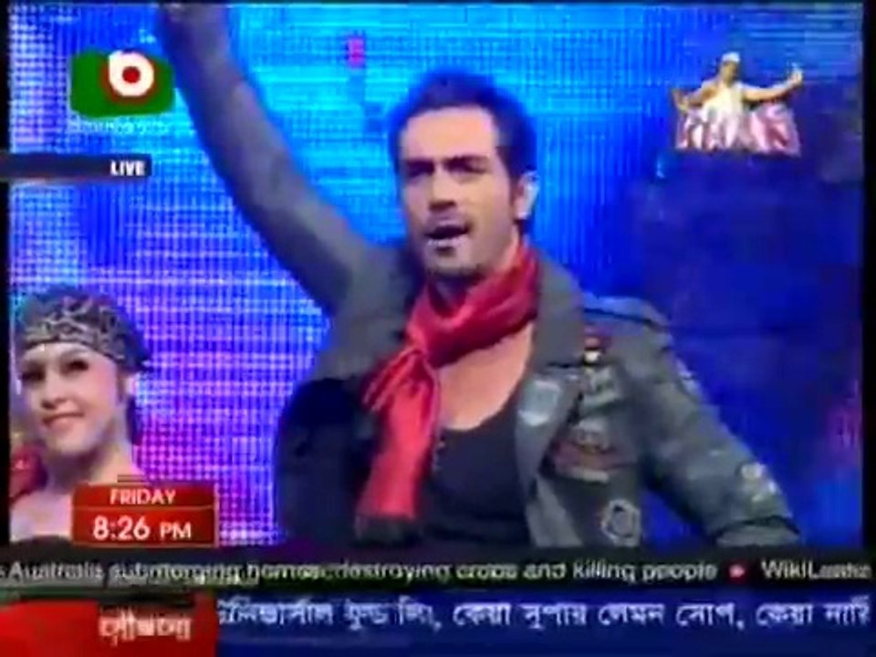 Shahrukh khan & Arjun Rampal live performance in Dhaka , Bangladesh.