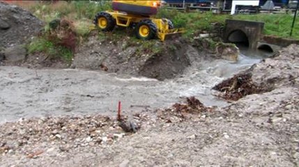 Aix-les-Bains : la riviere Tillet coule dans son nouveau lit au Petit...