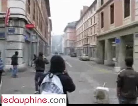 pavé manifestations chambery savoie emeutes