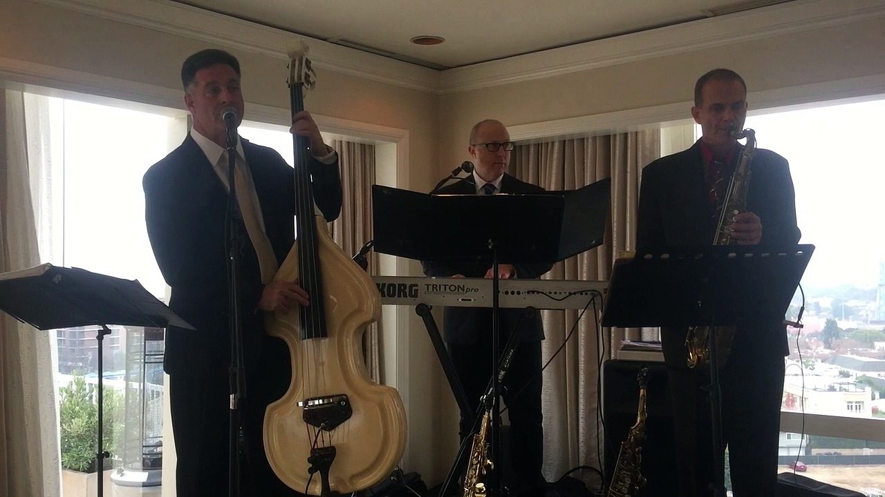 Los Angeles Vocal Jazz Trio - Fly me to the Moon (live cover)