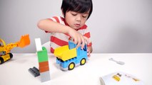 Videos for kids - Lego Duplo Children's Toy Trucks Videos! LEGO Un