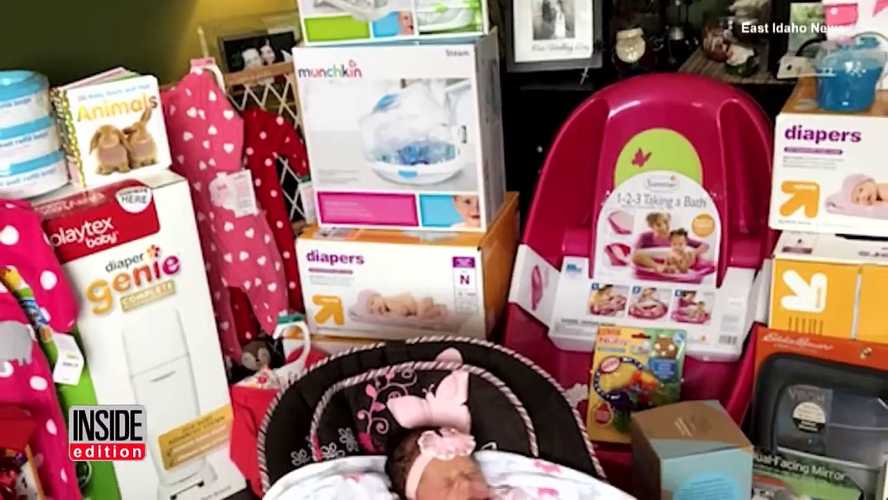 Mom Cries Tears Of Joy As Secret Santa Surprises Her With Gifts For Adopted Baby-LCUs-TeLOpE