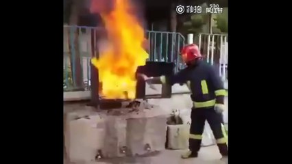 Как Coca Cola Тушит Огонь!