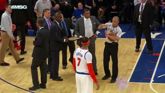 Carmelo Anthony encore expulsé d'un match des Knicks...