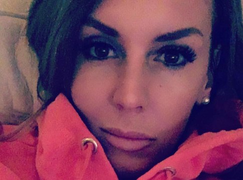 Amélie Neten : Figurante dans le clip Le Feu sur les planches de Grégory Lemarchal