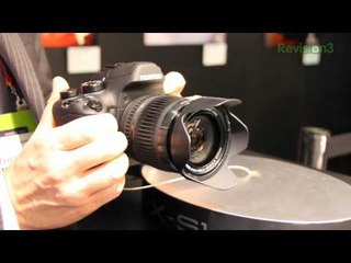 Fujifilm X-S1 Hands-On at CES 2012
