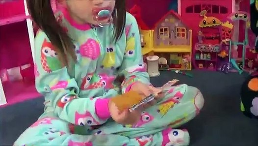 Bad Baby Black Eye Victoria vs Annabelle & Crybaby Daddy Toy Freaks