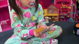 Bad Baby Black Eye Victoria vs Annabelle & Crybaby Daddy Toy Freaks Hidden Egg